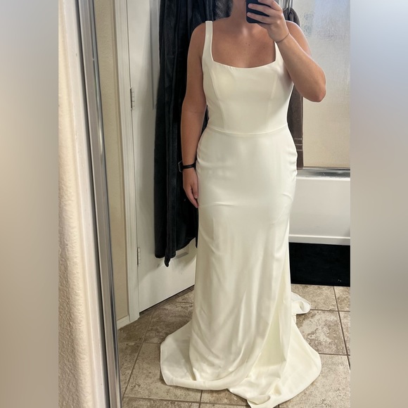 Brilliant Bridal | Ivory Luna Wedding Dress - Picture 4 of 15